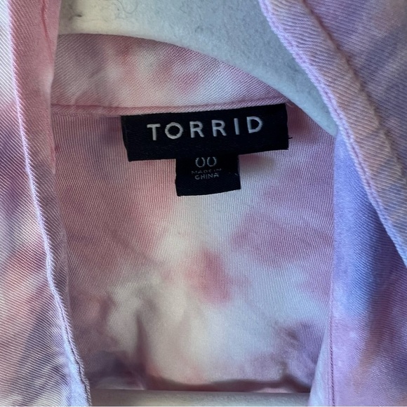 torrid Tie Dye Button Down Long Sleeve Collared Lightweight Top Women's Size 1X - Picture 4 of 6